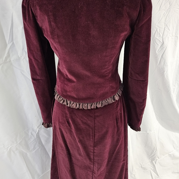 Vintage 70's wine Blazer & Skirt - Picture 5 of 15